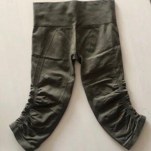Lululemon cropped leggings